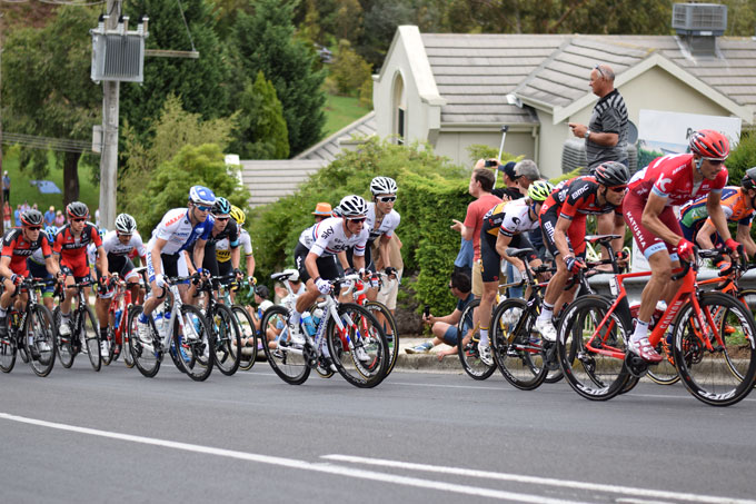 Peter Kennaugh sits in the bunch in the closing laps