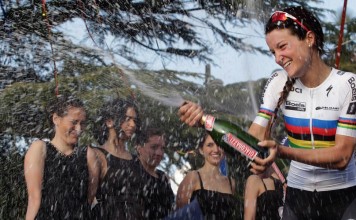 Lizzie Armitstead wins the 2016 Trofeo Alfredo Binda